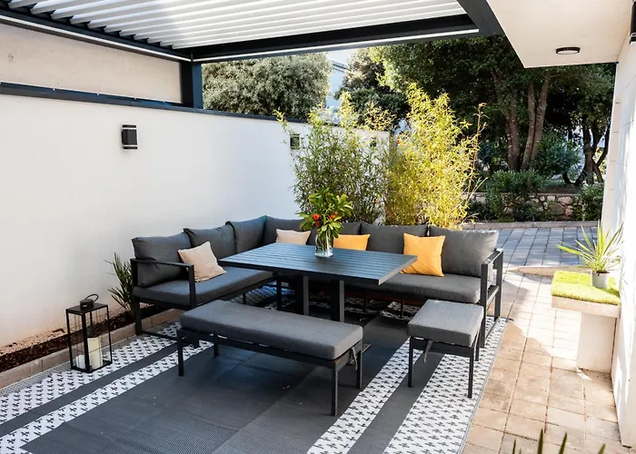 Luxury House Ii With Jacuzzi בית נופש מאנדרה