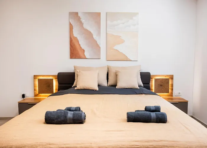 Luxury House Ii With Jacuzzi בית נופש מאנדרה