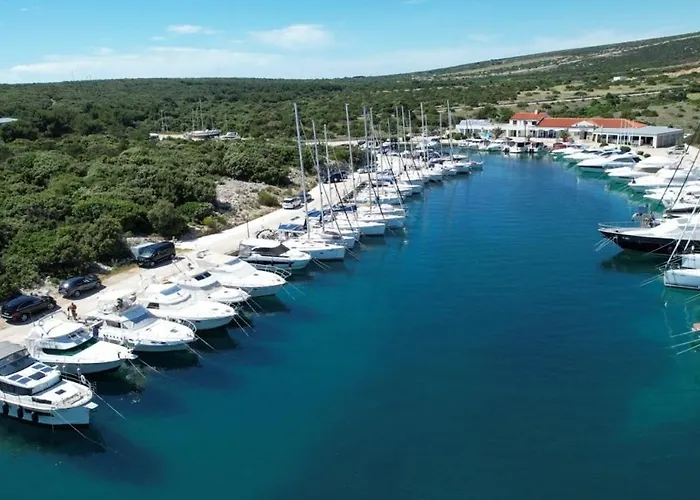 Luxury House Ii With Jacuzzi בית נופש מאנדרה