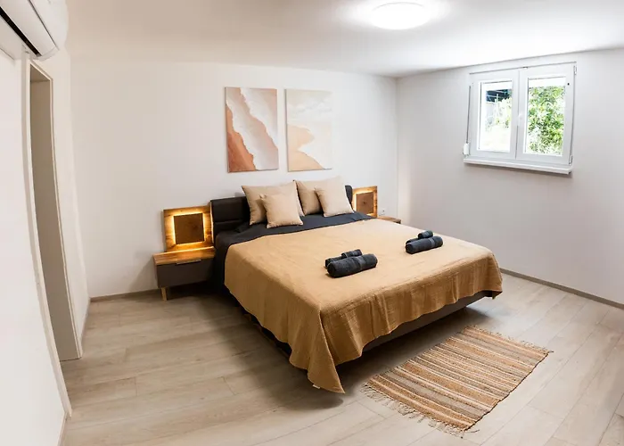 בית נופש Luxury House Ii With Jacuzzi