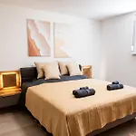 Luxury House Ii With Jacuzzi Holiday home *