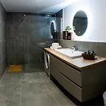 Luxury House Ii With Jacuzzi Holiday home