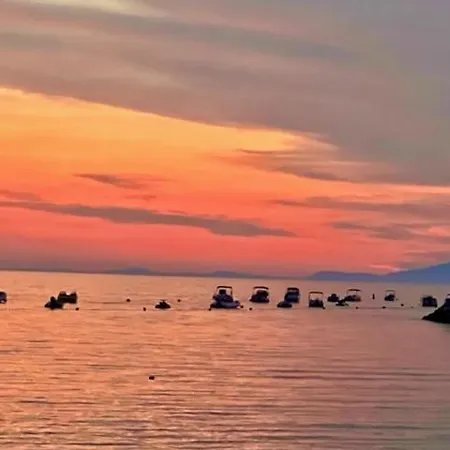 Luxury House Ii With Jacuzzi