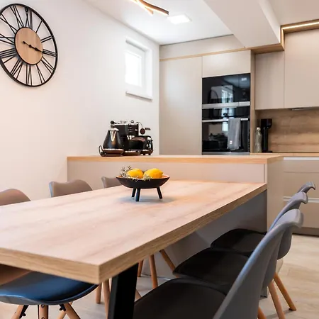 Feriehus Luxury House Ii With Jacuzzi Mandre