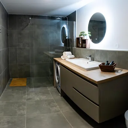 Luxury House Ii With Jacuzzi Дом отдыха