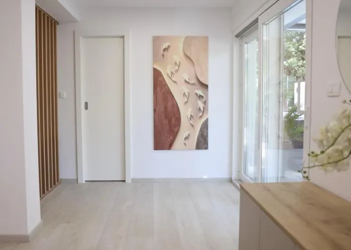 Luxury House Ii With Jacuzzi *