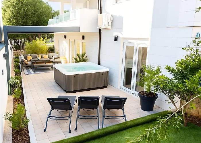 Dom wakacyjny Luxury House Ii With Jacuzzi *